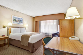  Travelodge Seattle by the Space Needle  Сиетл